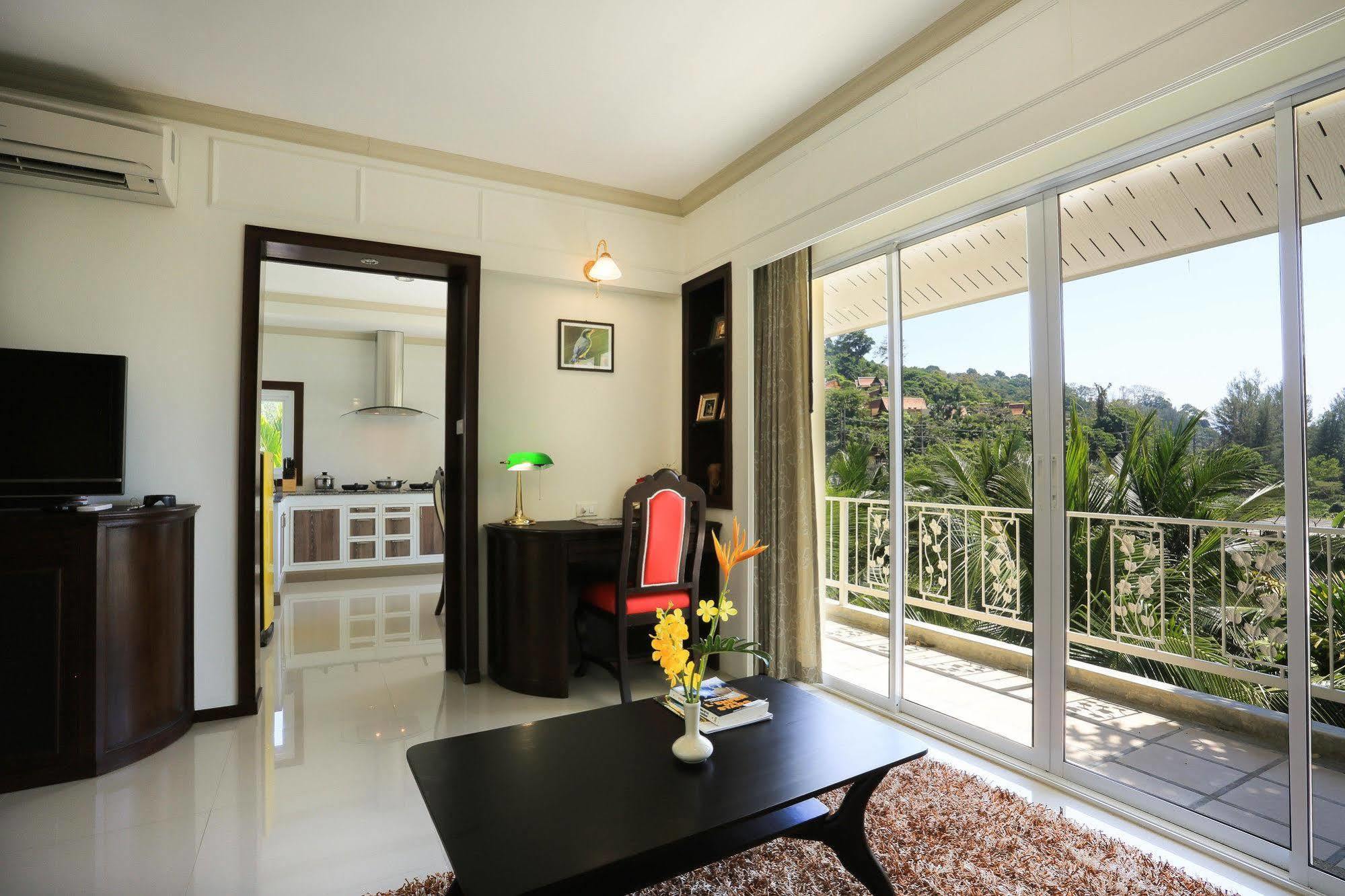 Naka Resort Kamala Beach Exterior photo